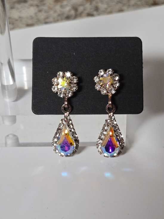 Vintage Jewelry - Vintage Iridescent AB Crystal Rainbow Color Teardrop Drop Earrings